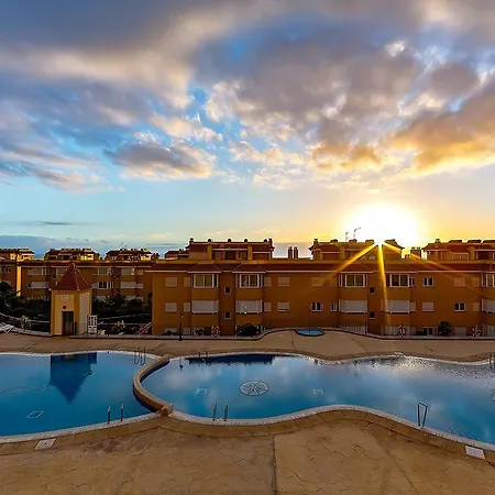 Апартаменты С 3-Мя Спальнями В Puerto De Santiago