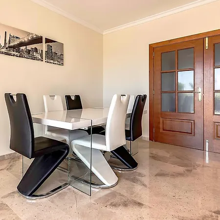 Апартаменты С 3-Мя Спальнями В Puerto De Santiago Apartment *